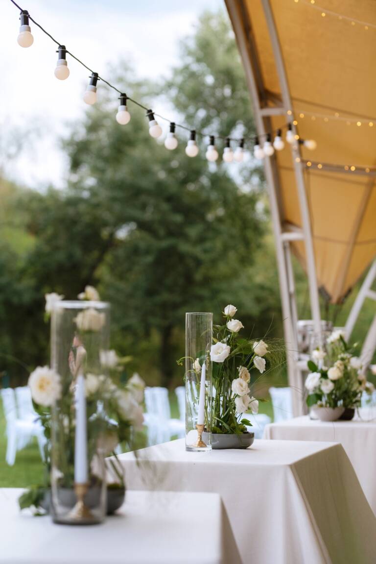Banquet hall for weddings, banquet hall with atmospheric decor